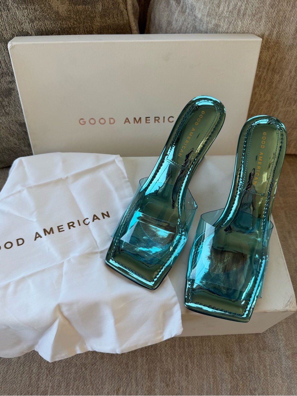 GOOD AMERICAN TPU
Blue Cinderella Square
Toe Wedges size 8 NIB